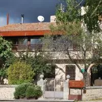 Hotel Alojamientos Madarcos en mansilla-de-la-sierra